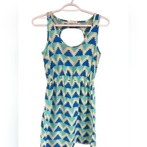 👗Soprano Brand Geometric Aztec Print Cut Out Peekaboo Back Dress Size XS Light